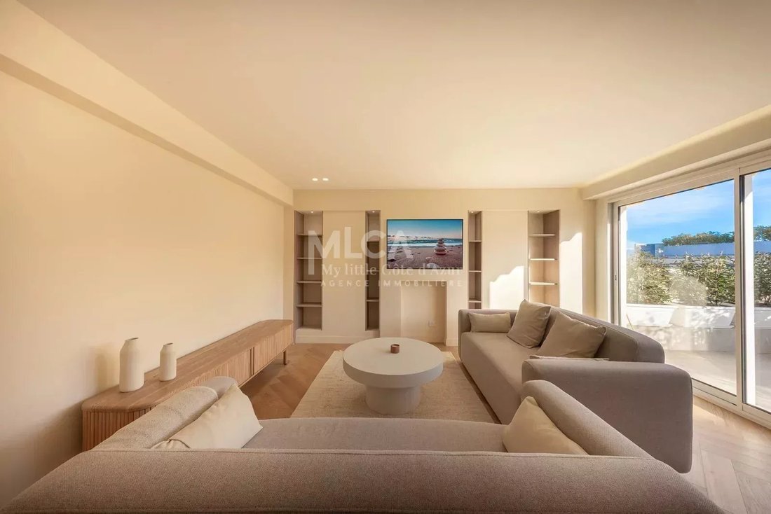 Apartment in Place de Gaulle, Antibes, France 4 - 17220826