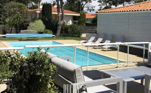 House in Olonne-sur-Mer, Les Sables-d'Olonne, France 1