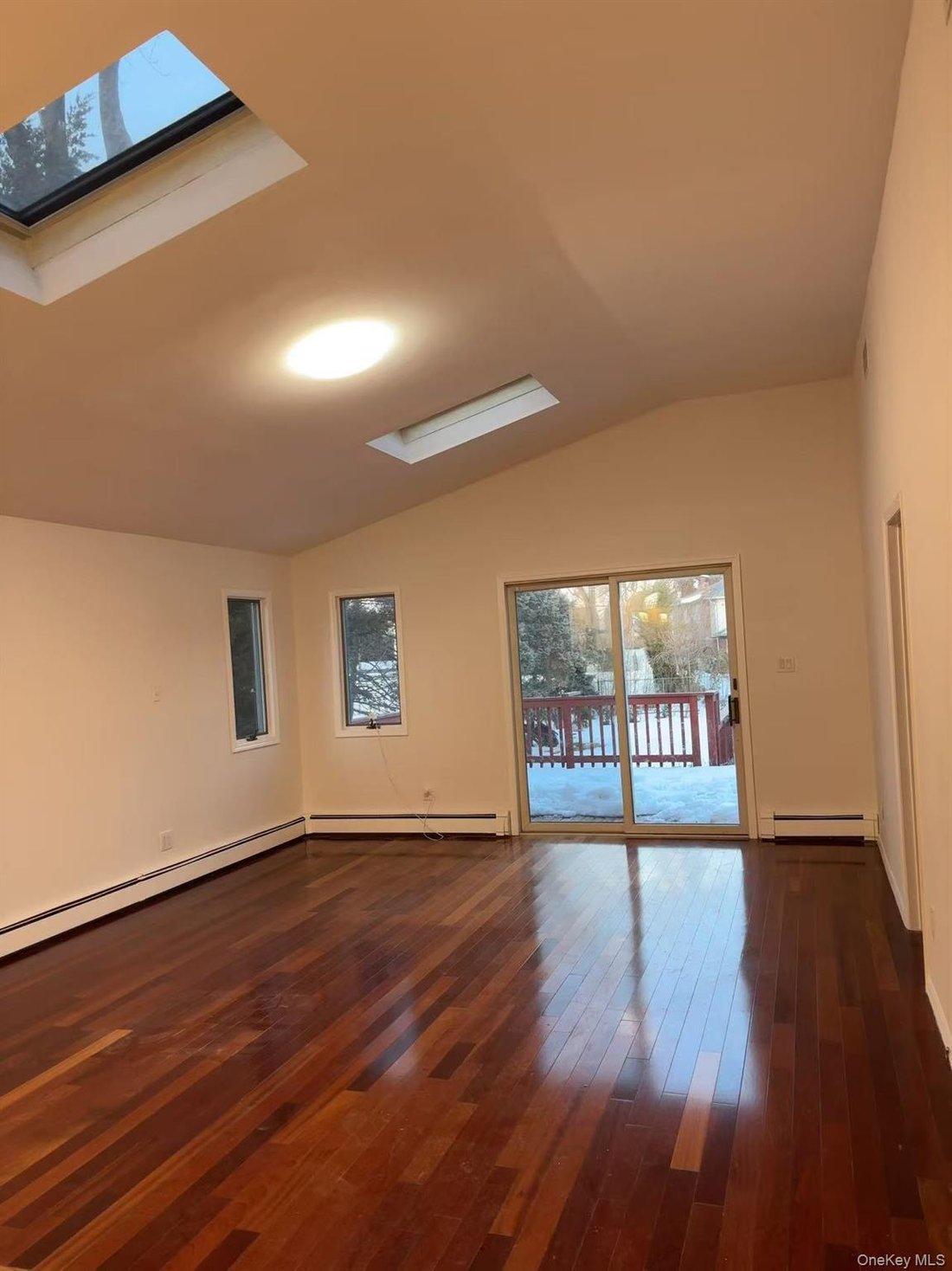 House in Bellmore, New York, United States 2 - 17224667