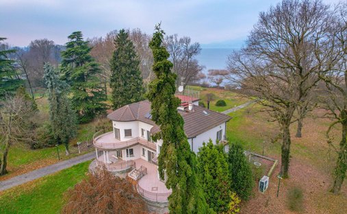 House in Cazzago Brabbia, Lombardy, Italy 1
