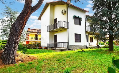 Villa in Grumello del Monte, Lombardy, Italy 1