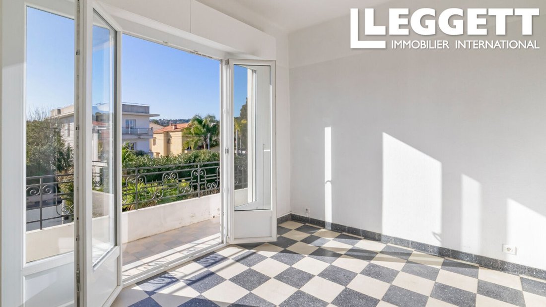 House in Village, Villeneuve-Loubet, France 4 - 17220934