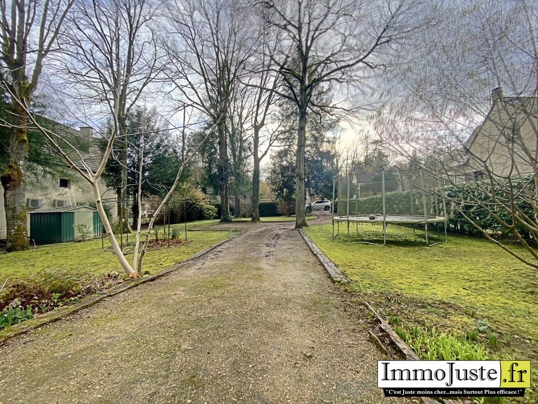 House in Le Mesnil-Saint-Denis, Ile-de-France, France 5 - 17229169