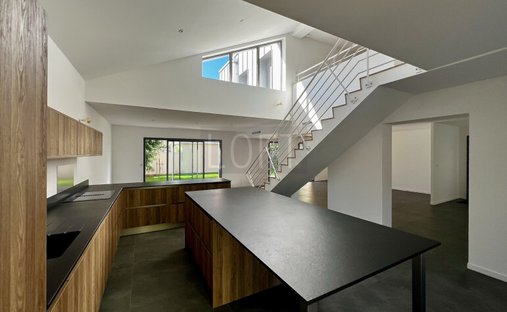 House in Cheneraie-Lavigne, Le Bouscat, France 1