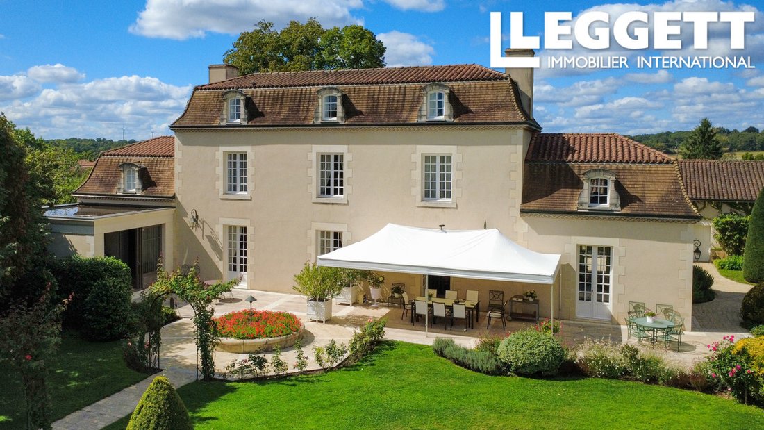 House in Poitiers, Nouvelle-Aquitaine, France 1 - 16268996