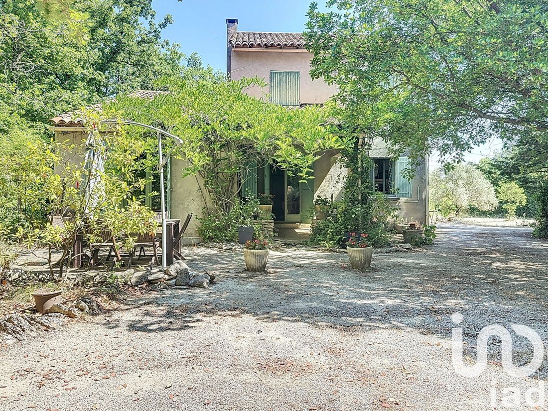 Casa en Lacoste, Provenza-Alpes-Costa Azul, Francia 1 - 16211264
