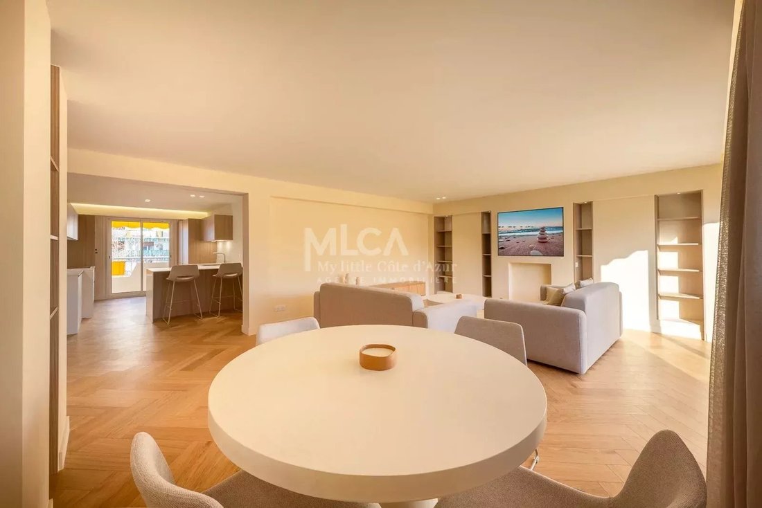 Apartment in Place de Gaulle, Antibes, France 5 - 17220826