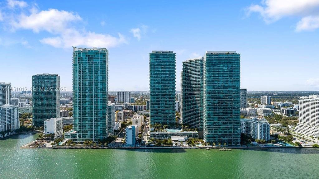 Condo in Miami, Florida, United States 1 - 17228540