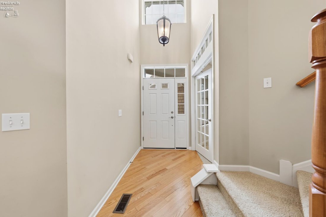 Condo in Port Clinton, Ohio, United States 4 - 17225867