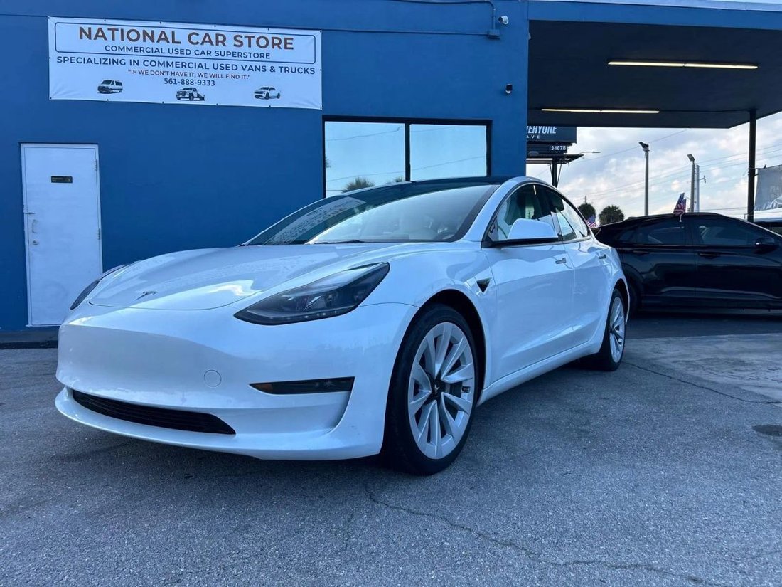 Sedan in West Palm Beach, FL, United States 2 - 16804866