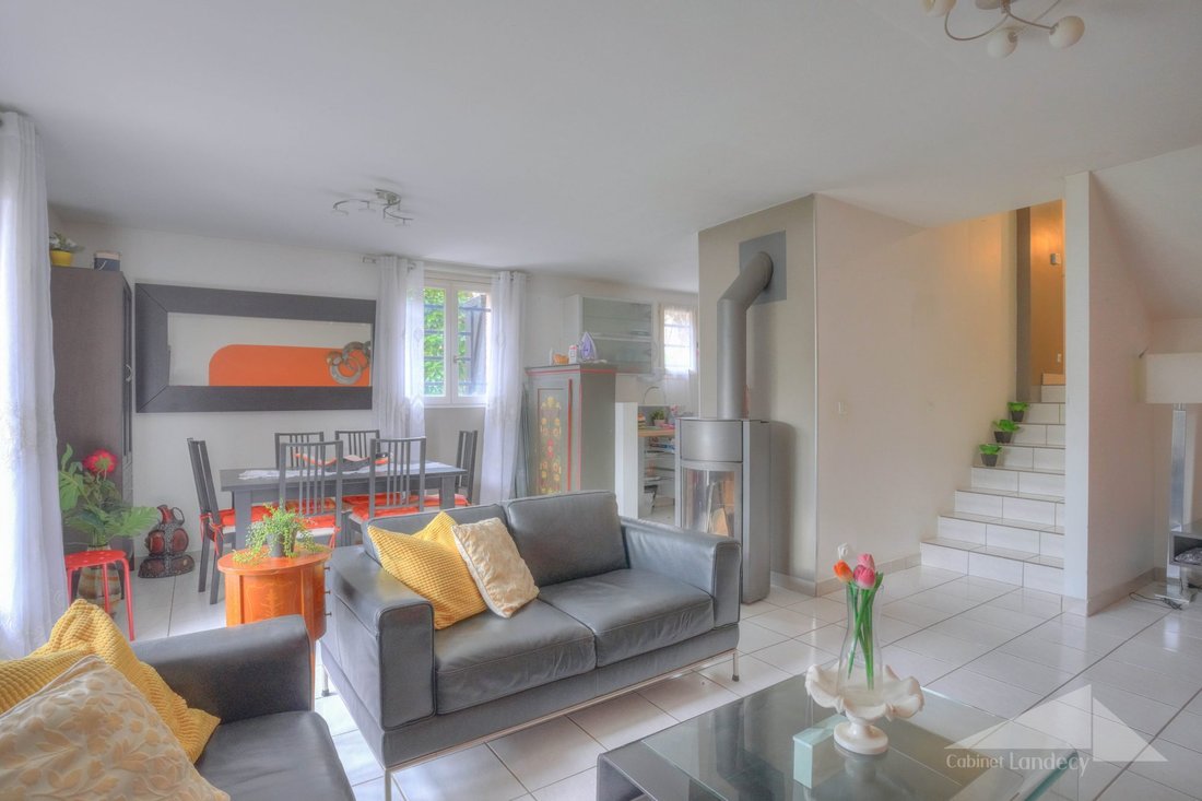 House in Ferney-Voltaire, Auvergne-Rhône-Alpes, France 2 - 17229228