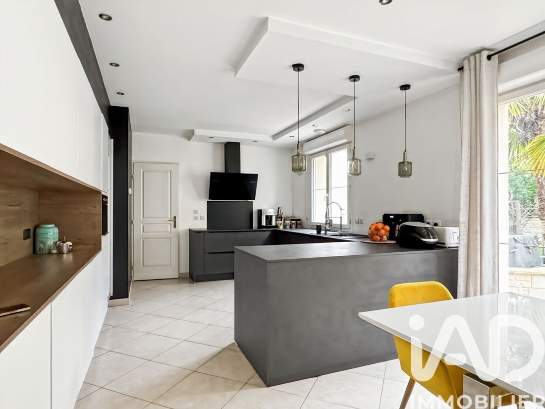 House in La Ville-du-Bois, Ile-de-France, France 5 - 17227502