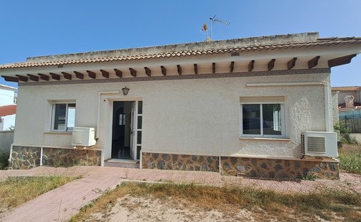 Villa in Orihuela, Valencian Community, Spain 1