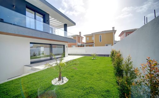 House in Alcabideche, Lisbon, Portugal 1