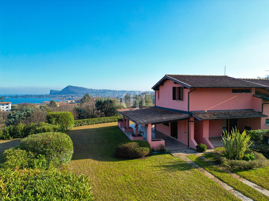 House in Manerba del Garda, Lombardy, Italy 1 - 17224920