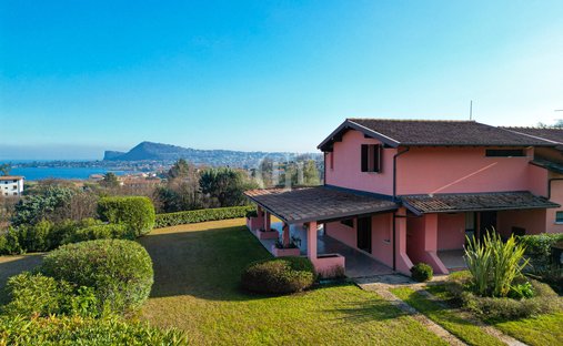 Casa en Manerba del Garda, Lombardía, Italia 1
