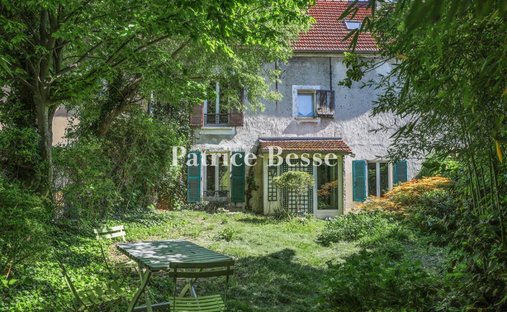 House in Croix-Blanche-Cardinal-Bel Abord, Chilly-Mazarin, France 1