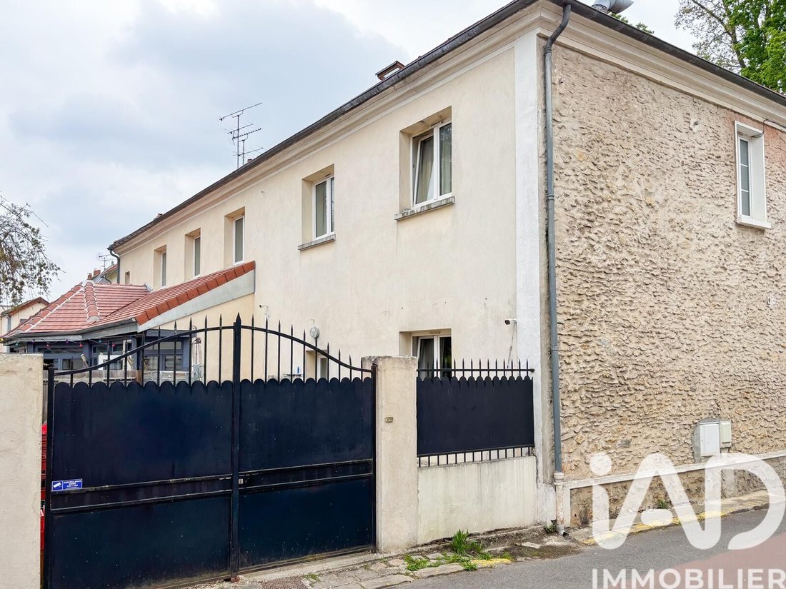 La Queue-les-Yvelines, Ile-de-France, France 2 - 17227706