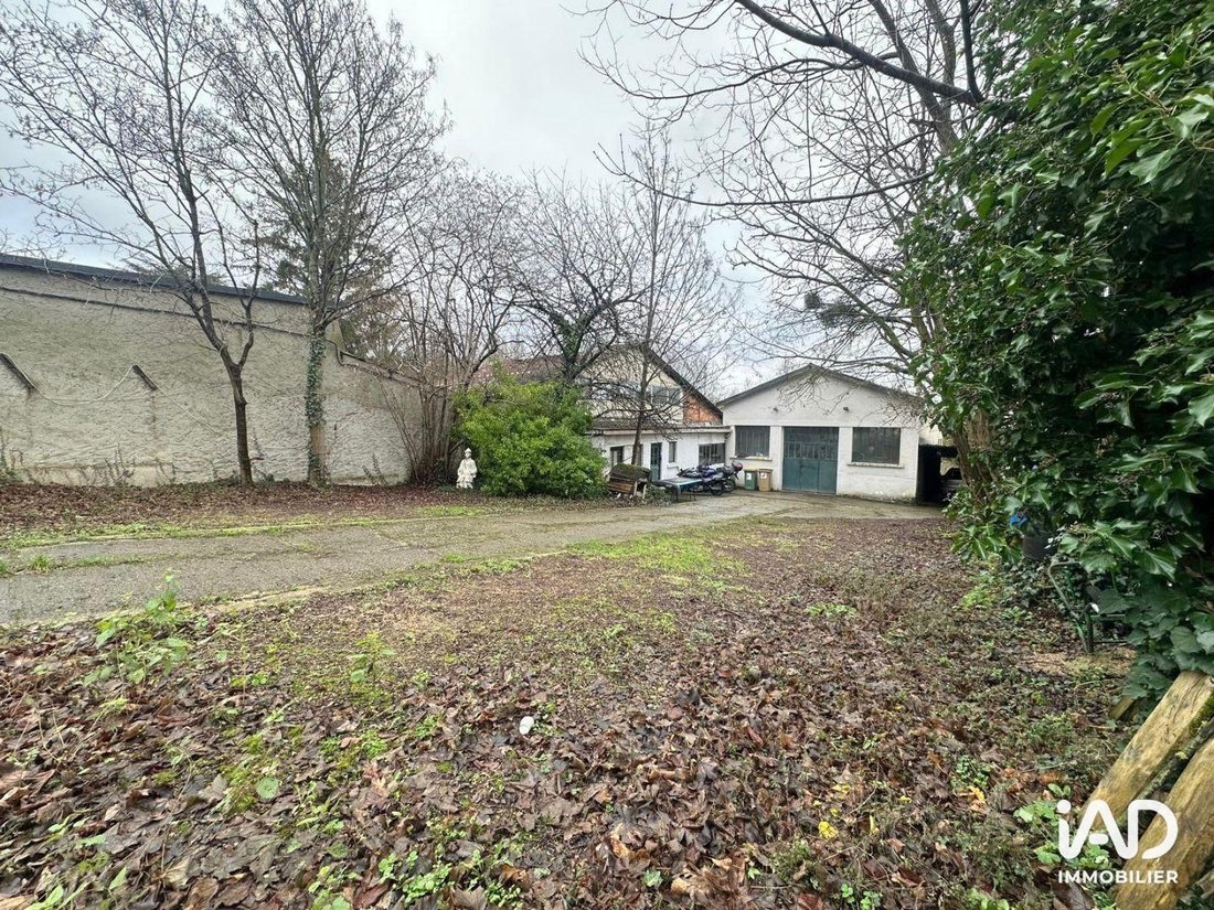 Apartment in Brossolette-Vieux Bourg-Malraux, Châtillon, France 1 - 17227827