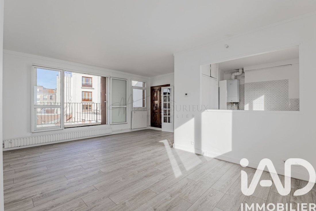 Apartment in Les Lilas, Ile-de-France, France 1 - 17227870