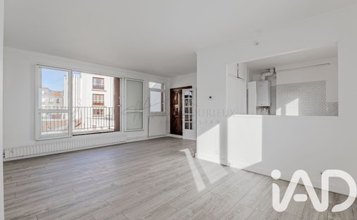 Apartment in Les Lilas, Ile-de-France, France 1