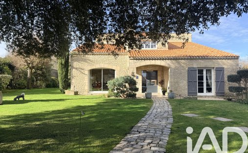 House in Ouest, Lagord, France 1