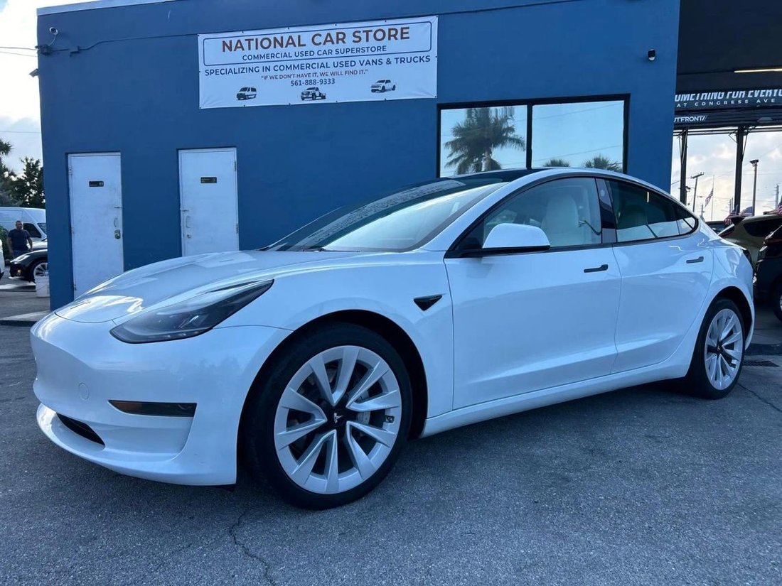 Sedan in West Palm Beach, FL, United States 3 - 16804866