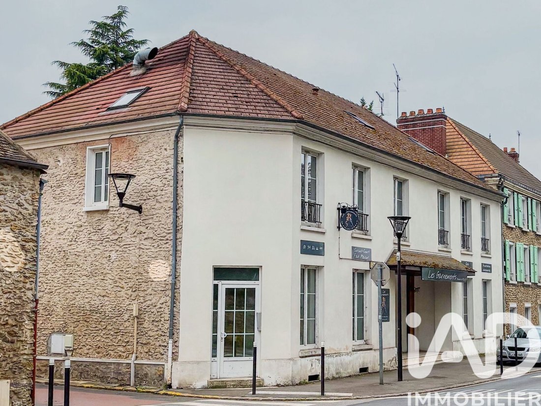 La Queue-les-Yvelines, Ile-de-France, France 1 - 17227706
