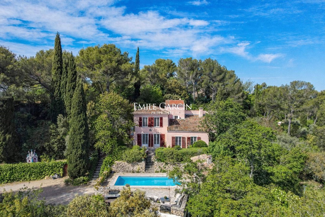 Villa in Est-Repentance-Les Trois Bons Dieux, Aix-en-Provence, France 1 - 16994640