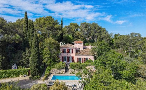 Villa in Est-Repentance-Les Trois Bons Dieux, Aix-en-Provence, France 1