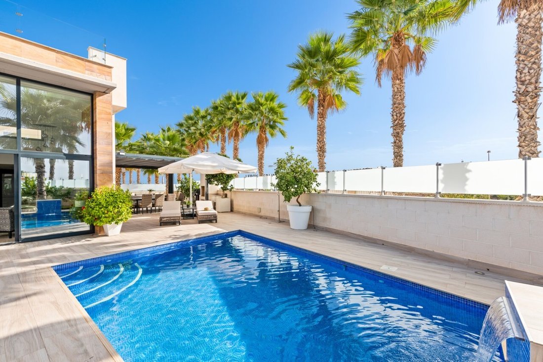 Villa in Cabo Roig, Orihuela, Valencian Community 2 - 17223973