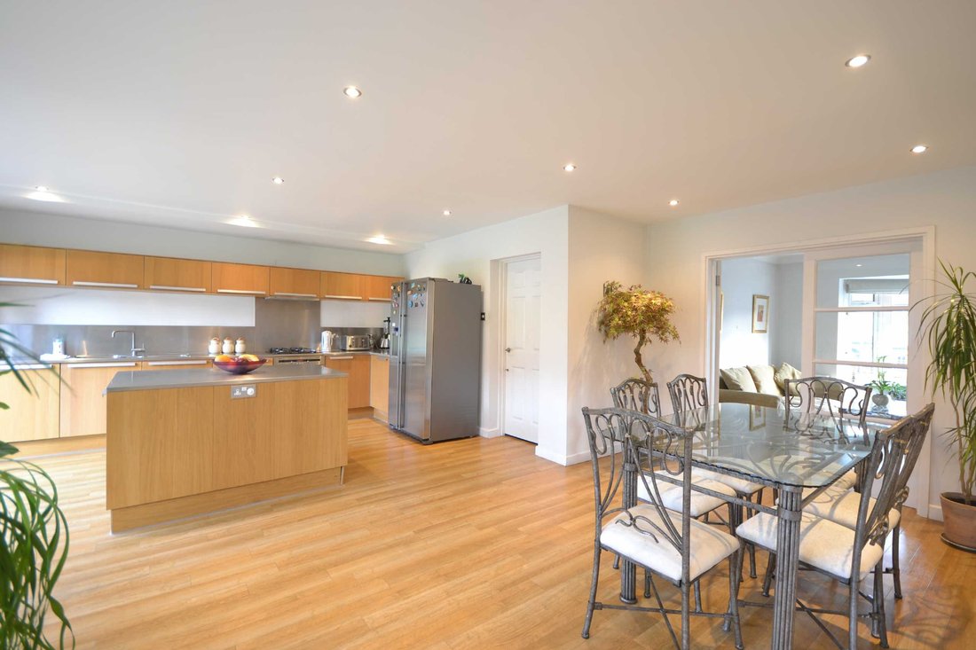 House in Ferney Hill, Enfield, England 2 - 17231044