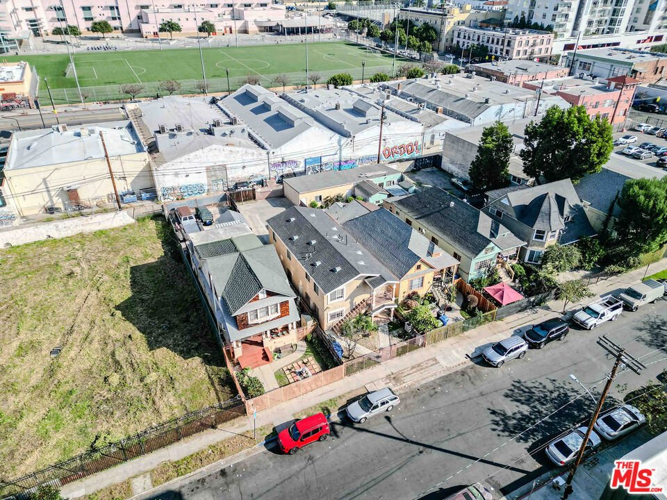 Los Angeles, California, United States 5 - 17232304