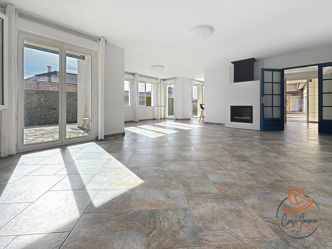 Villa in Cessy, Auvergne-Rhône-Alpes, France 3 - 16702323