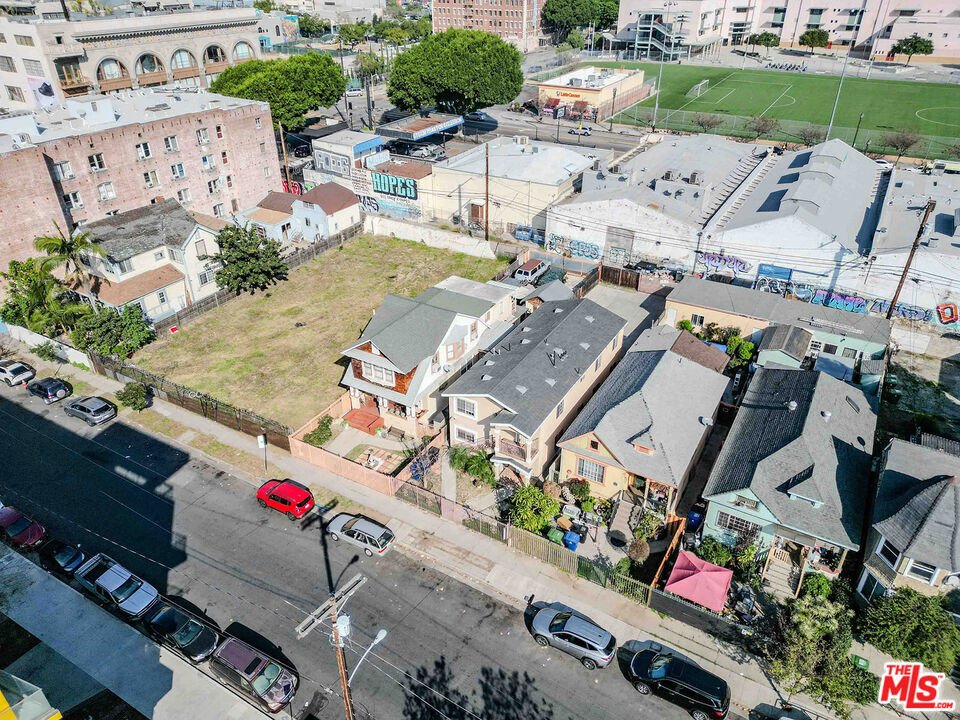 Los Angeles, California, United States 4 - 17232304