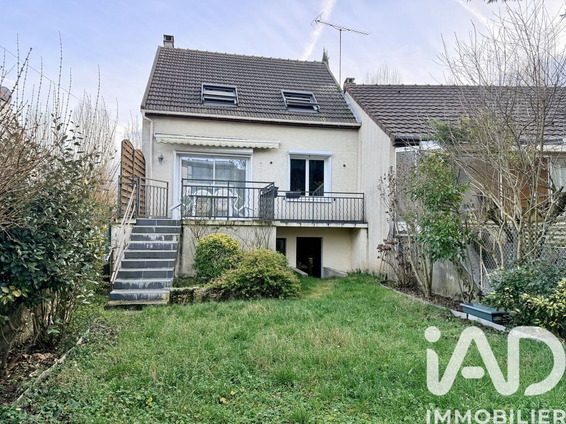 House in Fontenay-sous-Bois, Ile-de-France, France 2 - 17231706