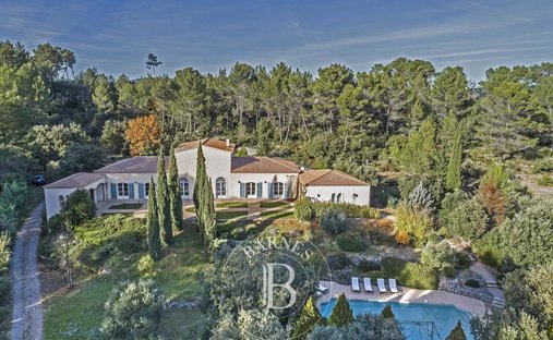 Country House in Flayosc, Provence-Alpes-Côte d'Azur, France 1