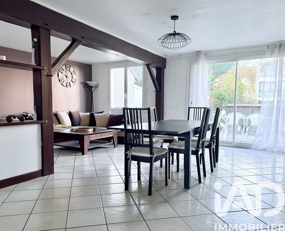 House in Fontenay-sous-Bois, Ile-de-France, France 3 - 17231706