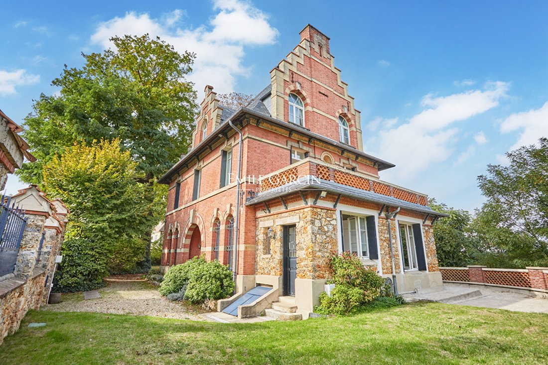 Villa in Domaine National du Château, Versailles, France 2 - 17233782