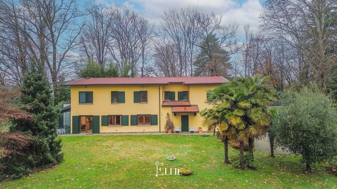 Villa in Sumirago, Lombardy, Italy 2 - 17233972