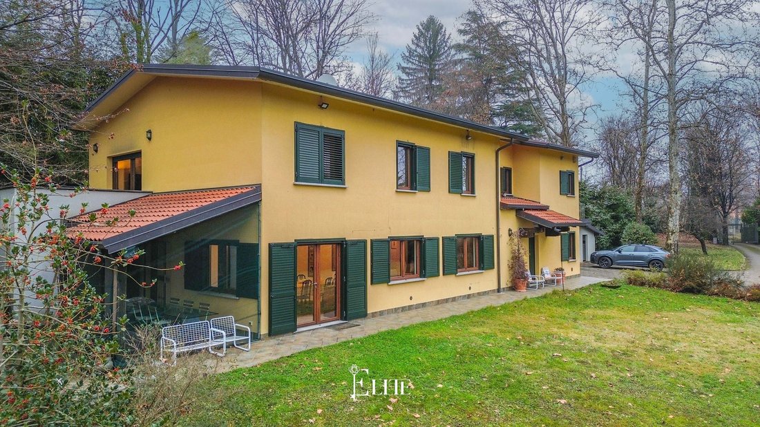 Villa in Sumirago, Lombardy, Italy 1 - 17233972