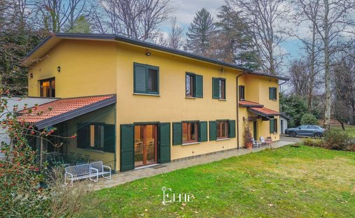 Villa in Sumirago, Lombardy, Italy 1