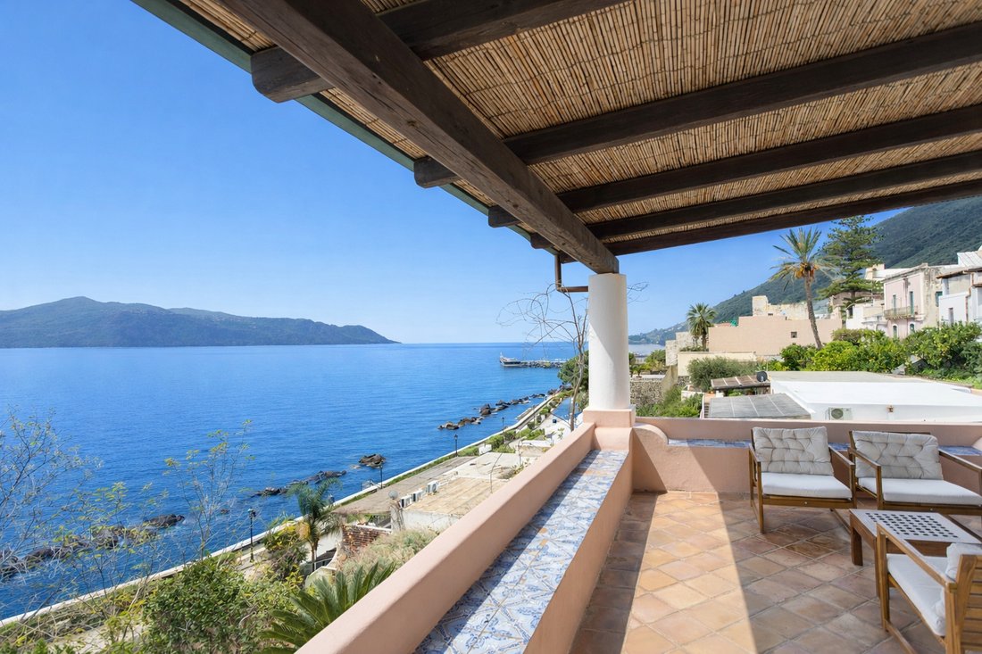Villa à Santa Marina Salina, Sicile, Italie 1 - 17234383