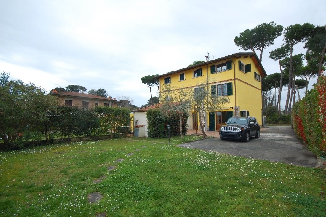 House in Pietrasanta, Tuscany, Italy 1 - 17234713