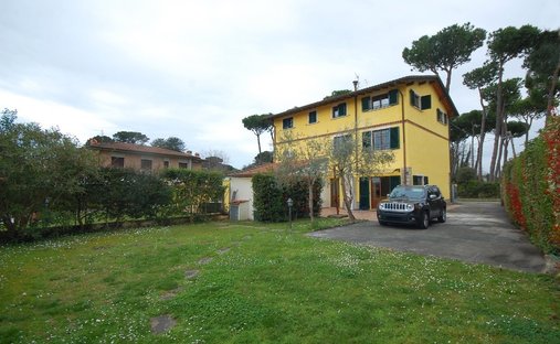 Casa a Pietrasanta, Toscana, Italia 1