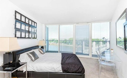 Apartment in Charing Cross, Westminster, England 1