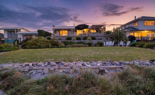 House in Pukehina, Bay of Plenty, New Zealand 1