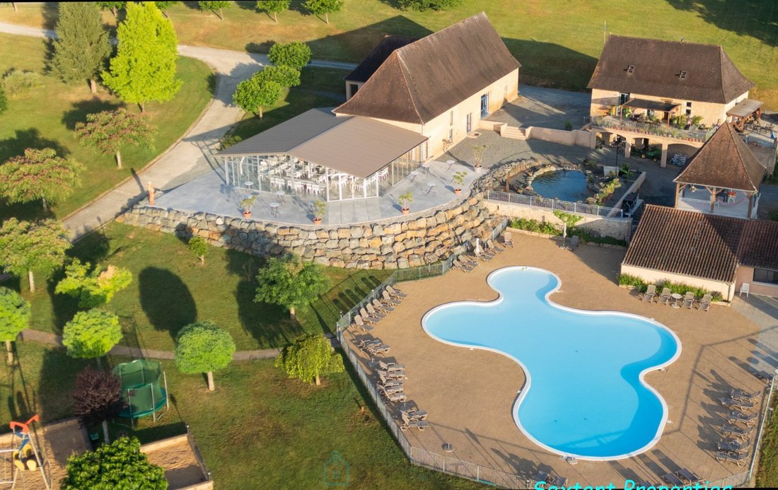 Hautefort, Nouvelle-Aquitaine, France 1 - 16883919