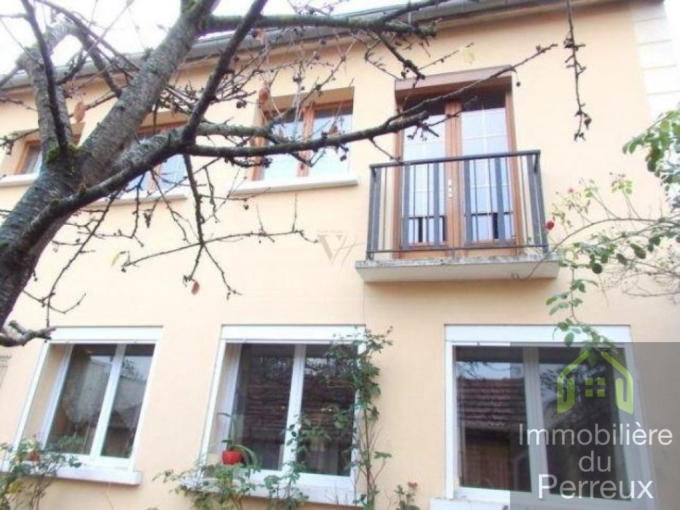 House in Neuilly-Plaisance, Ile-de-France, France 2 - 17235273