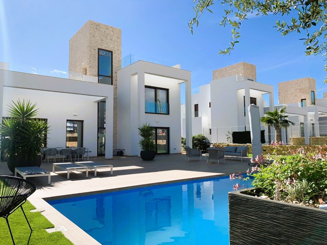 Villa in Finestrat, Valencian Community, Spain 1 - 17237271